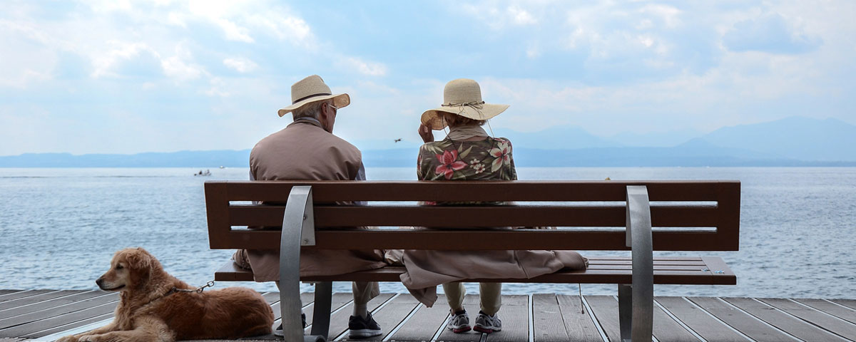 5 Ways to Stay Close to Elderly Grandparents